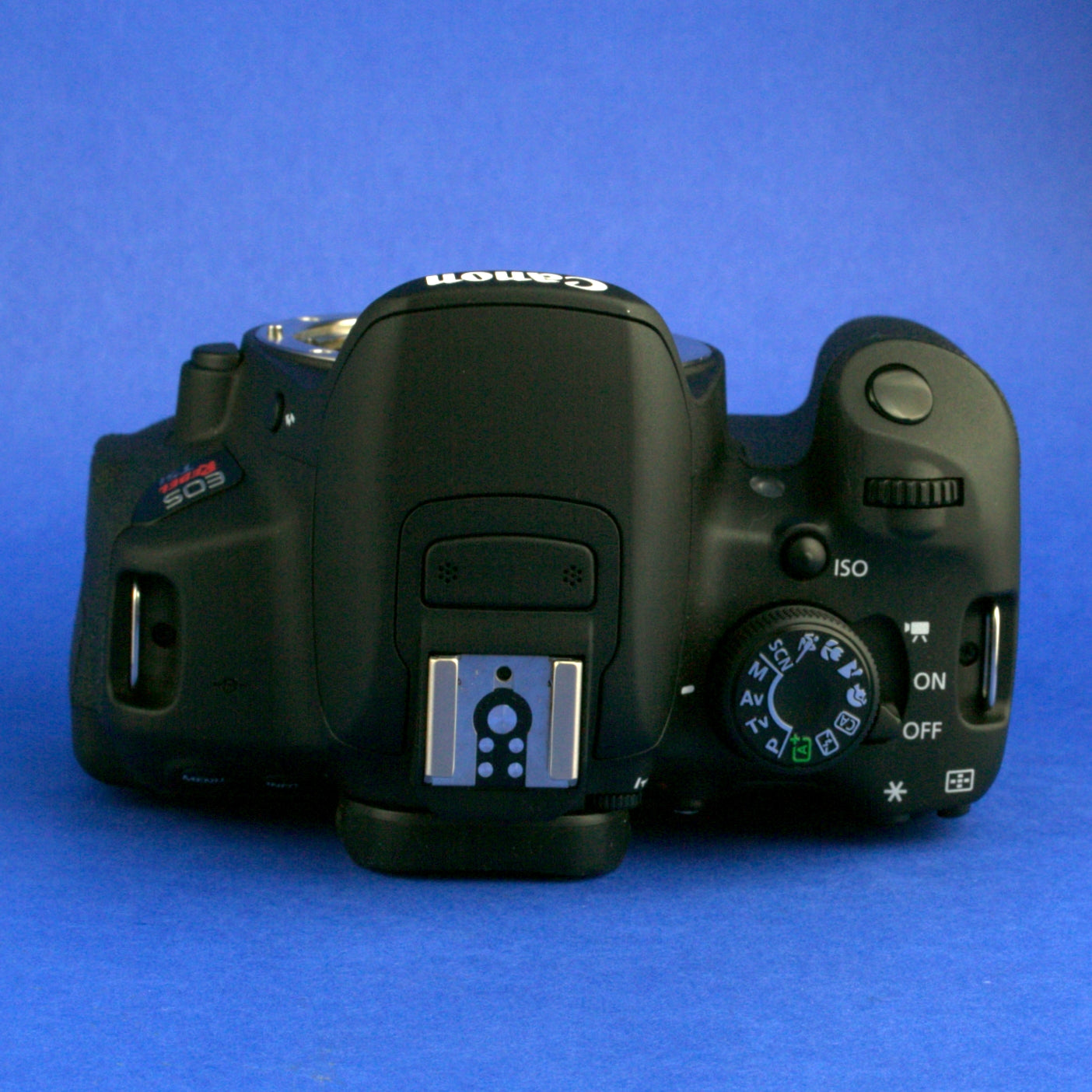 Canon EOS Rebel T5i Digital Camera Body 900 Actuations Mint Condition