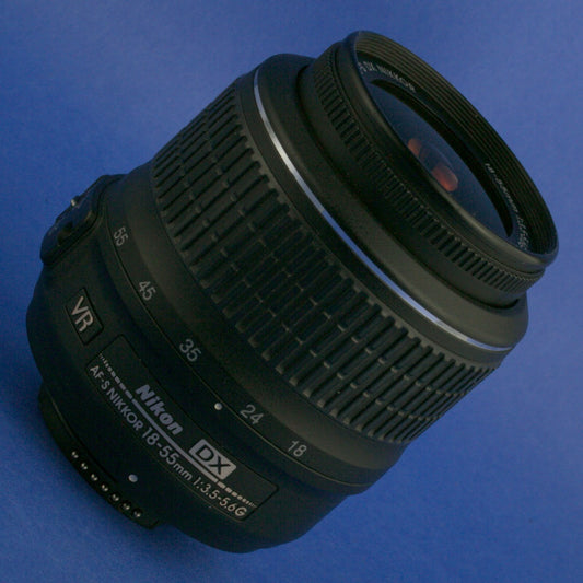 Nikon AF-S Nikkor 18-55mm 3.5-5.6 VR DX Lens US Model