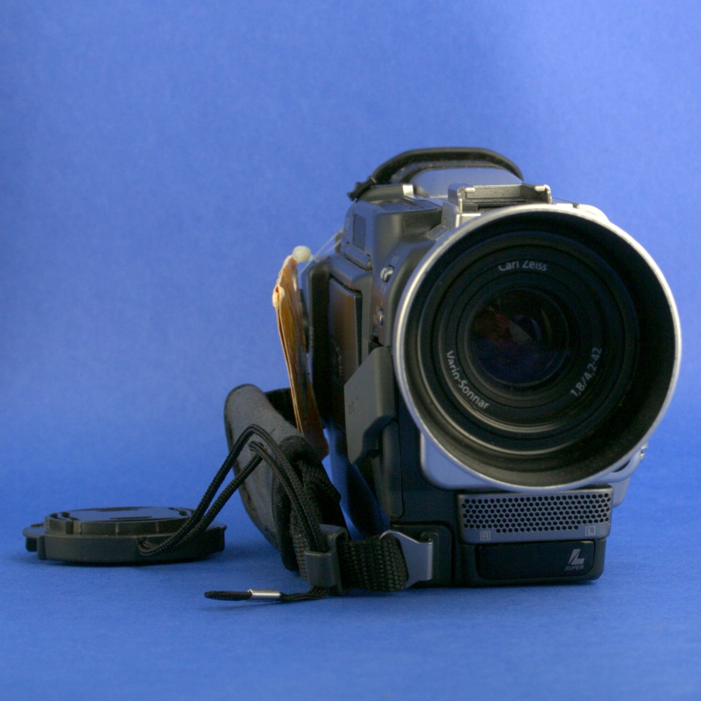 Sony Handycam DCR-TRV20 Mini DV Camcorder *** READ ***