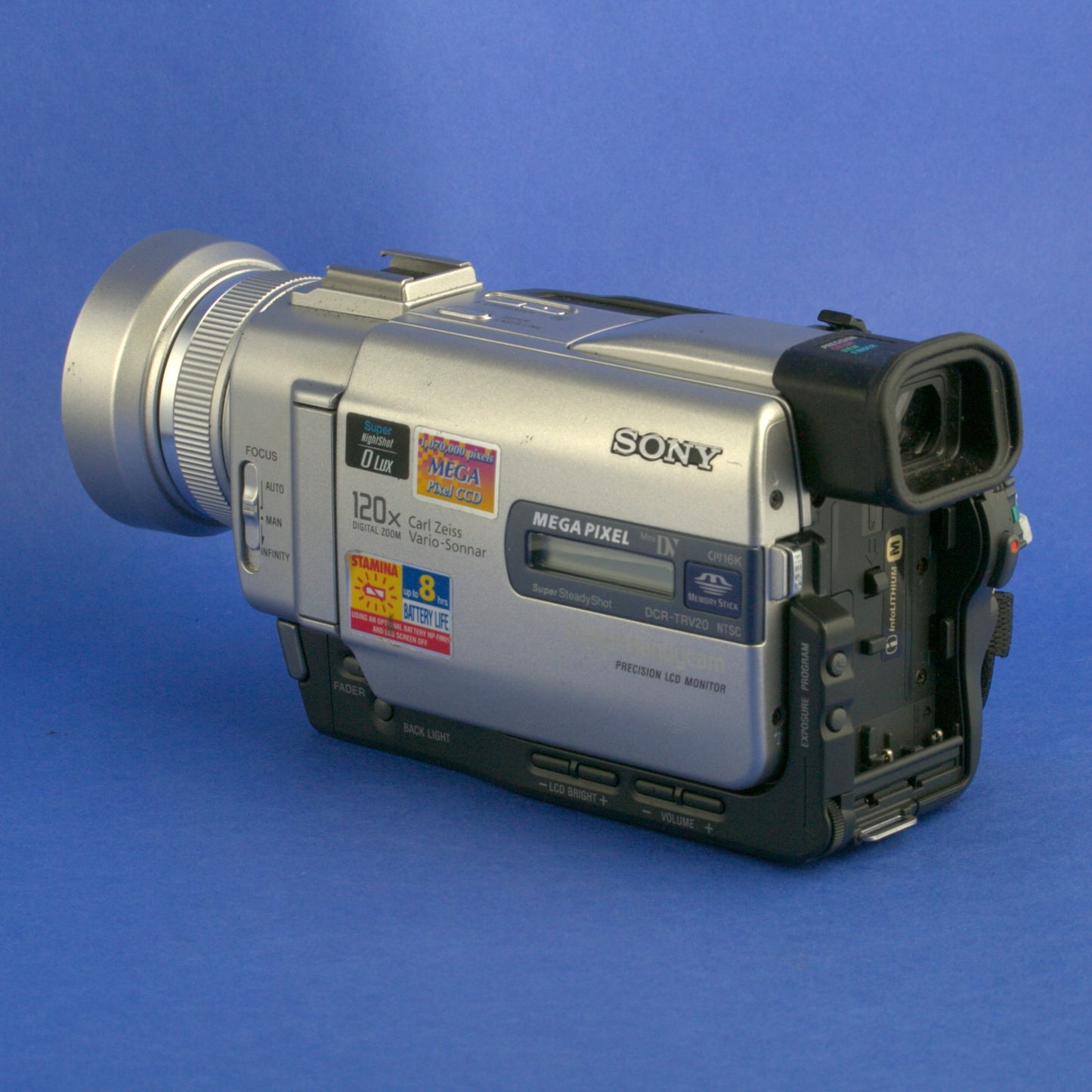 Sony Handycam DCR-TRV20 Mini DV Camcorder *** READ ***