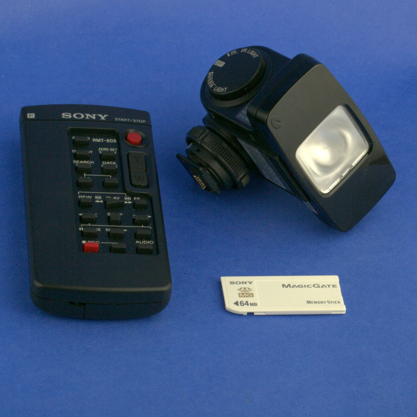 Sony Handycam DCR-TRV20 Mini DV Camcorder *** READ ***