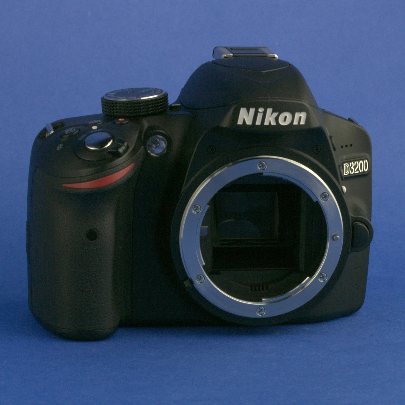 Nikon D3200 Digital Camera Body 600 Actuations Mint Condition