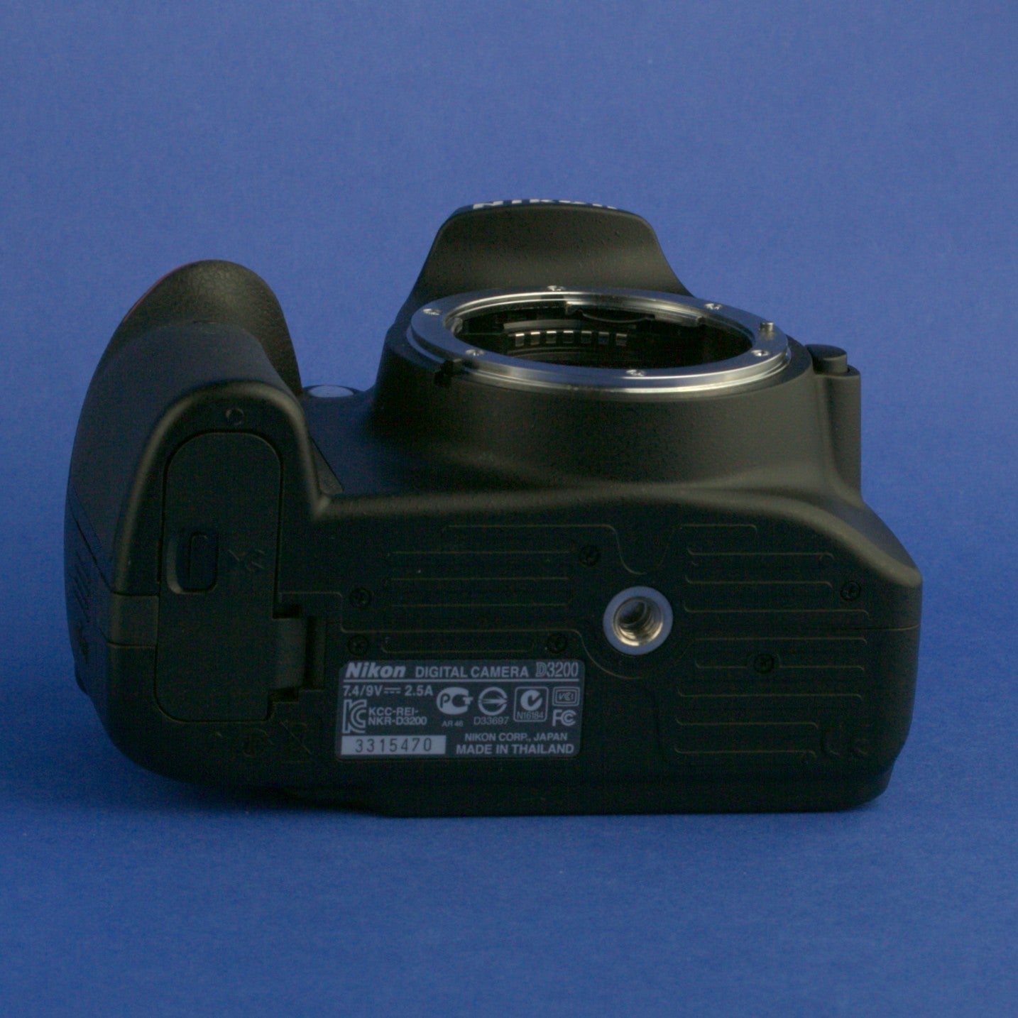 Nikon D3200 Digital Camera Body 600 Actuations Mint Condition