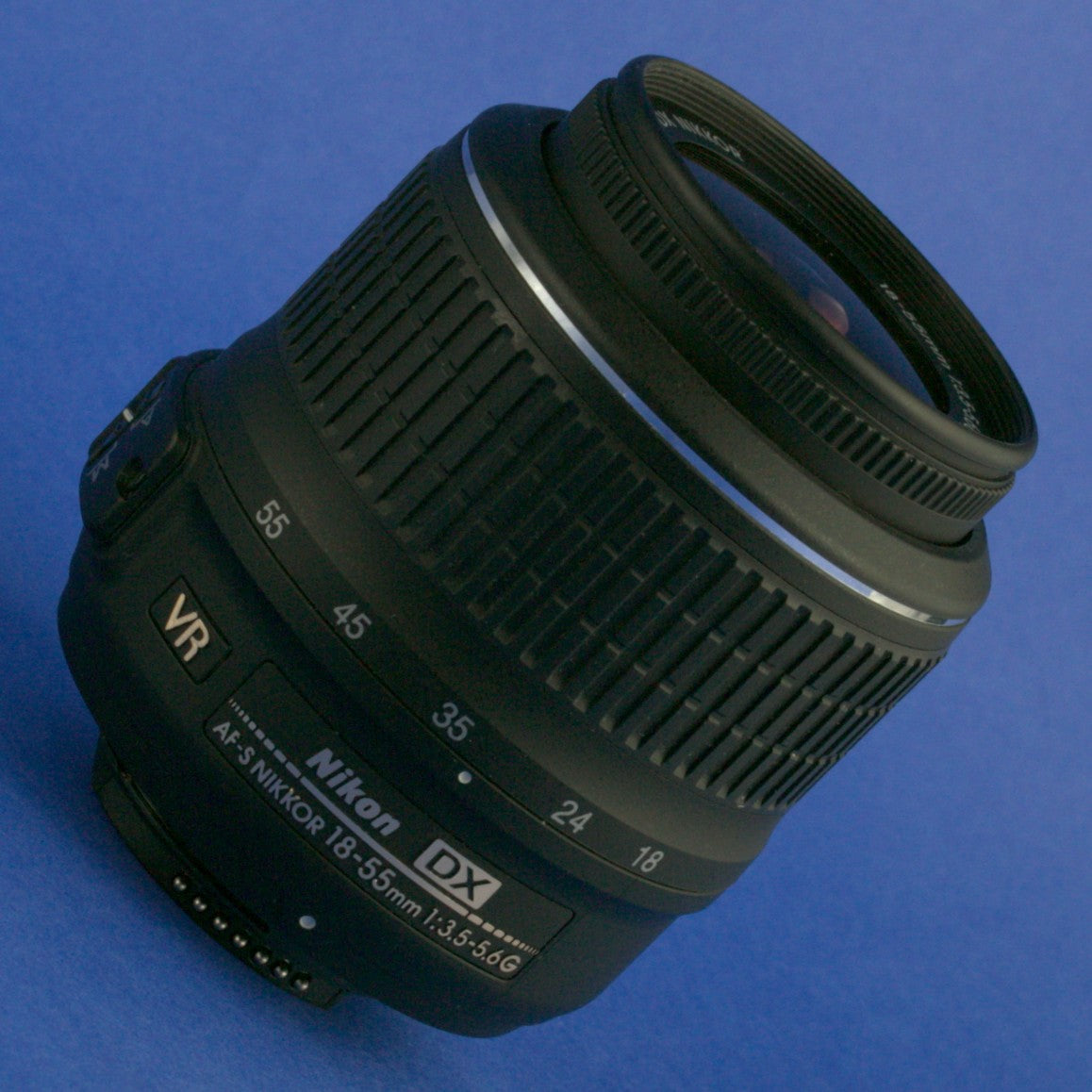 Nikon AF-S Nikkor 18-55mm 3.5-5.6 VR DX Lens US Model Mint Condition