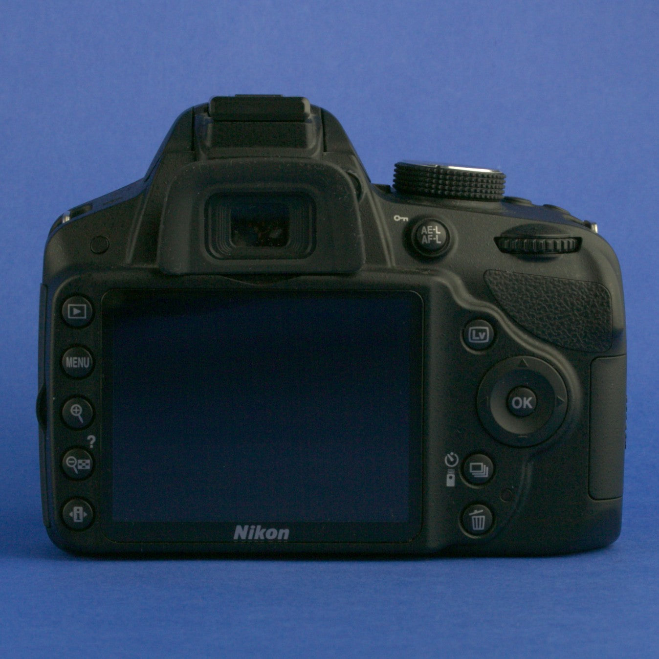 Nikon D3200 Digital Camera Body 600 Actuations Mint Condition