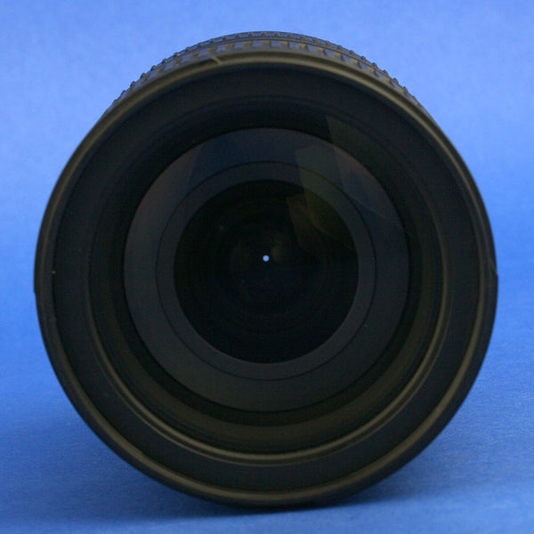 Nikon AF-S Nikkor 28-300mm 3.5-5.6 VR Lens Beautiful Condition