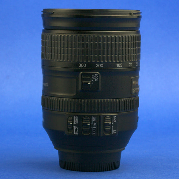 Nikon AF-S Nikkor 28-300mm 3.5-5.6 VR Lens US Model