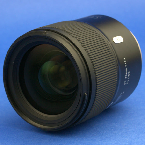 Nikon AF Mount Tamron 35mm 1.4 SP Di Lens Near Mint Condition