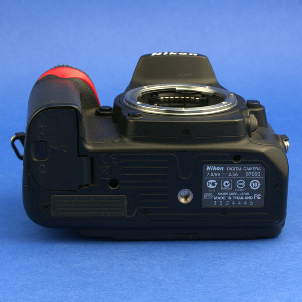 Nikon D7000 Digital Camera Body 3400 Actuations