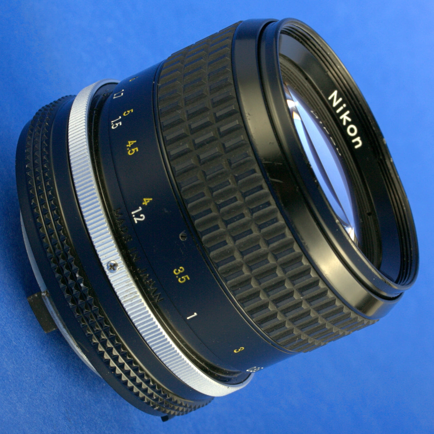 Nikon Nikkor 85mm F2 Ai Lens