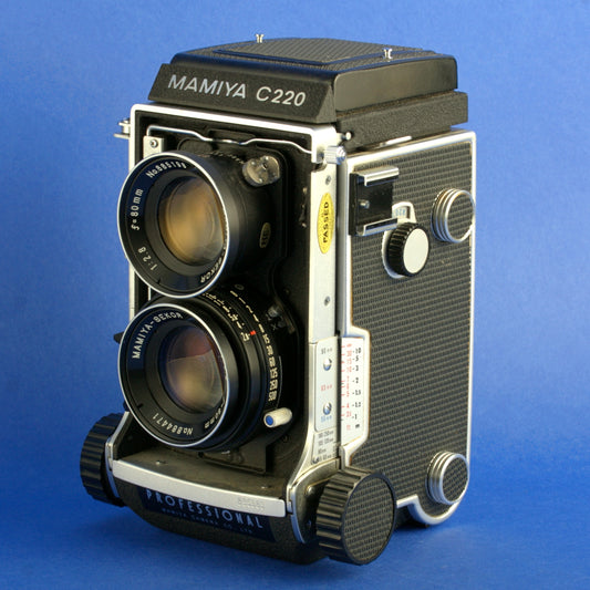 Mamiya C220 Medium Format Camera with 80mm 2.8 Blue Dot Lens Beautiful Condition