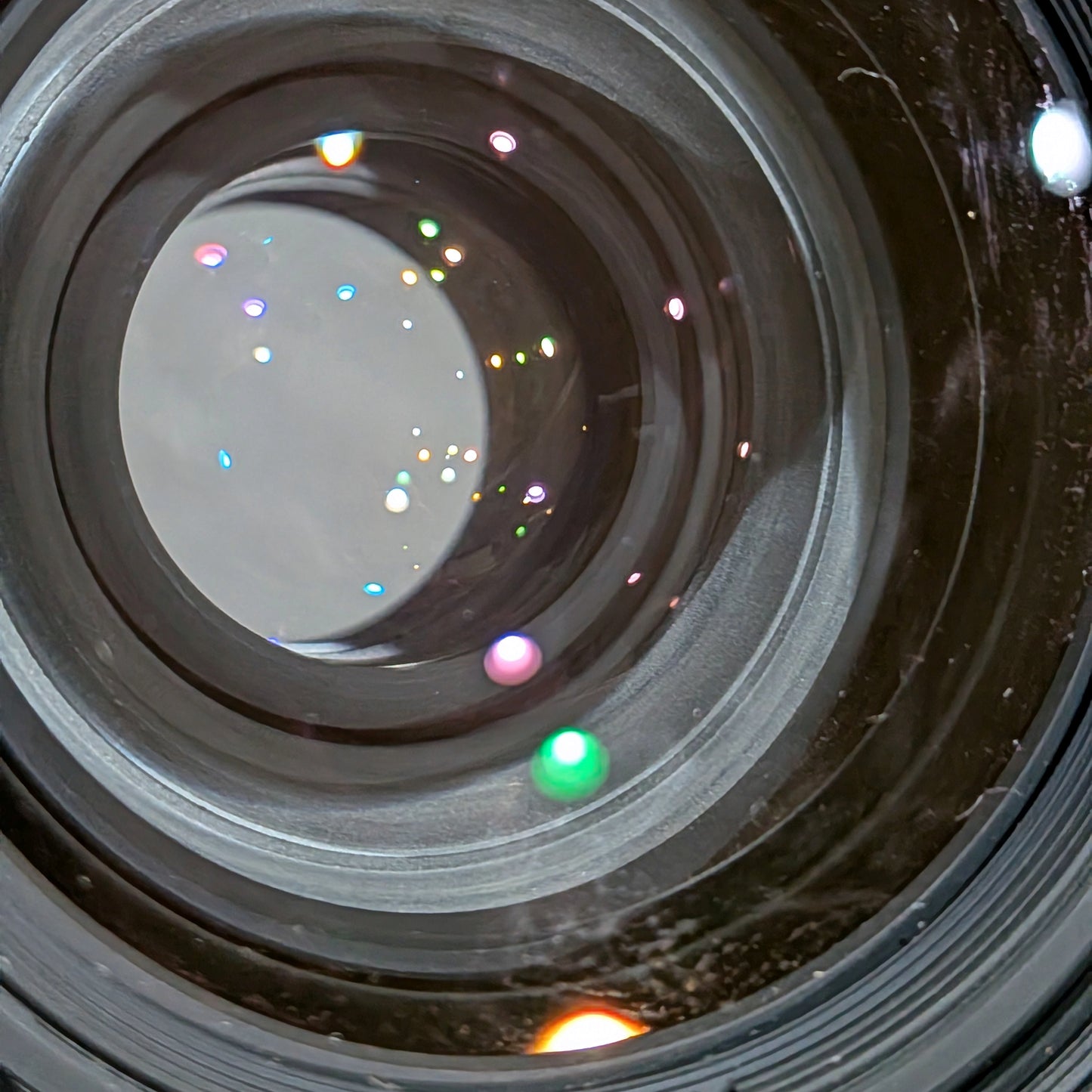 Nikon AF Nikkor 35-70mm 2.8 D Lens *** READ ***