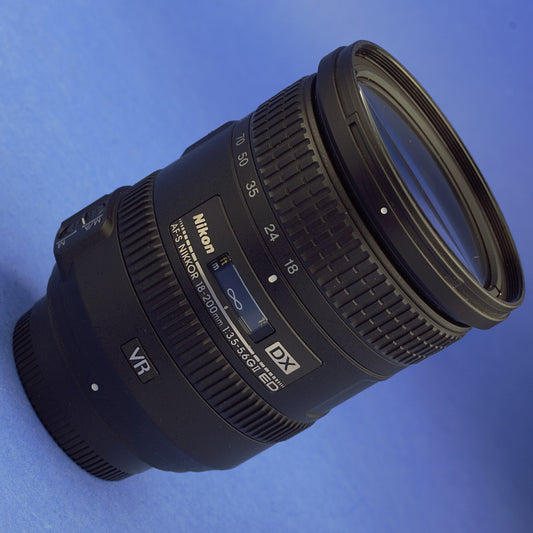 Nikon AF-S 18-200mm 3.5-5.6 VR II Lens US Model Mint Condition