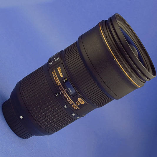 Nikon AF-S Nikkor 24-70mm 2.8E VR Lens Mint Condition