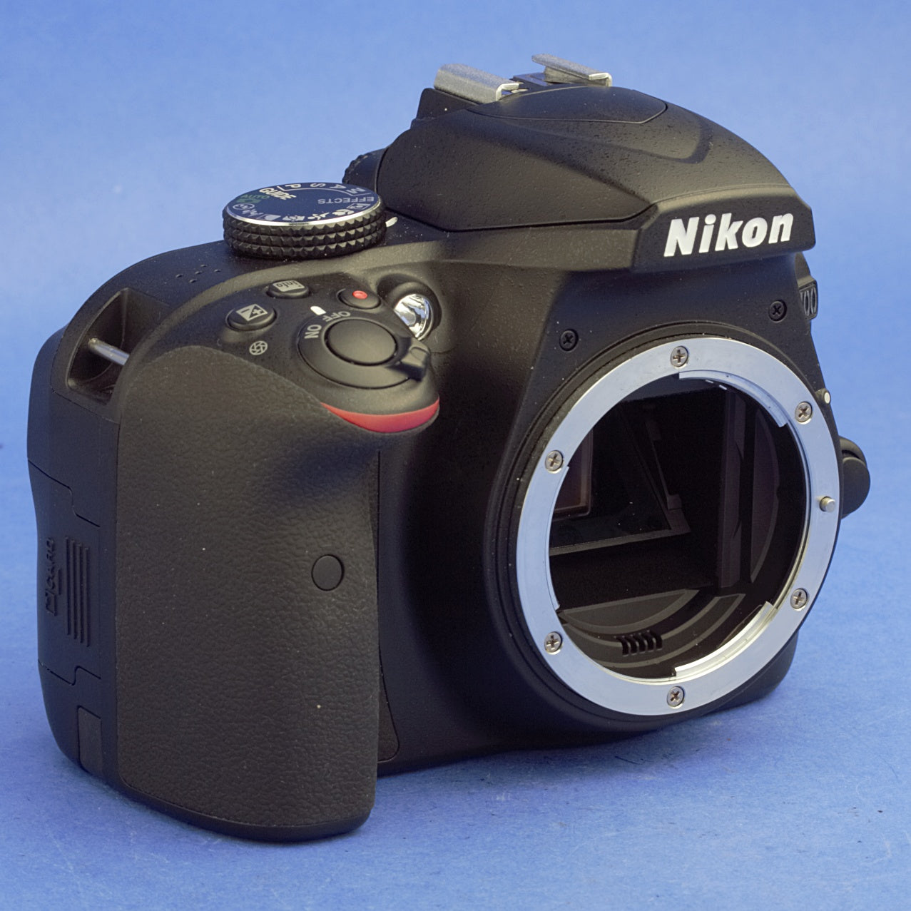 Nikon D3400 Digital Camera Body 12000 Actuations Near Mint Condition
