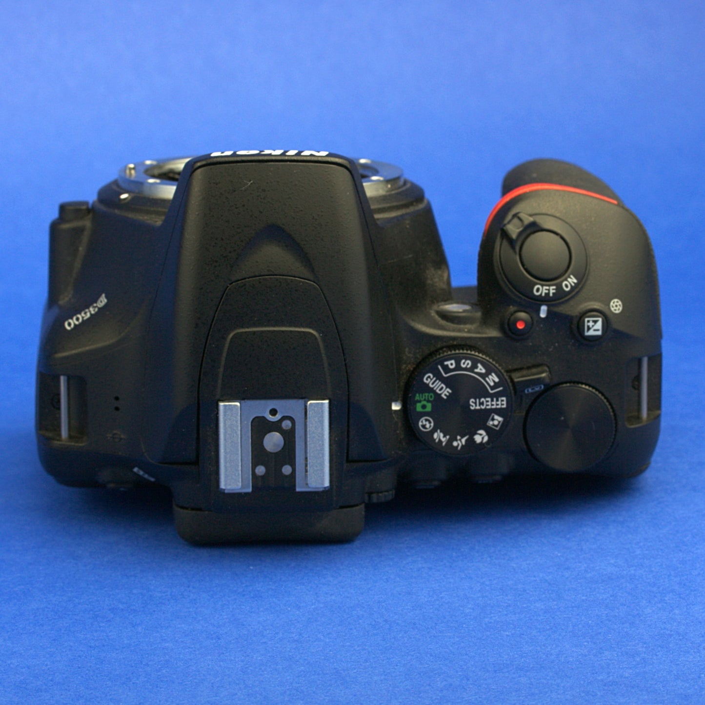 Nikon D3500 Digital Camera Body 3000 Actuations Near Mint Condition