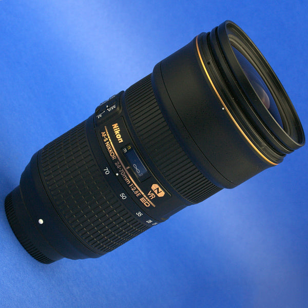 Nikon AF-S Nikkor 24-70mm 2.8E Lens Near Mint Condition