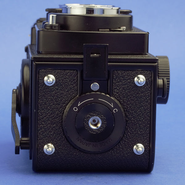 Yashica Mat-124G Medium Format Camera Near Mint Condition
