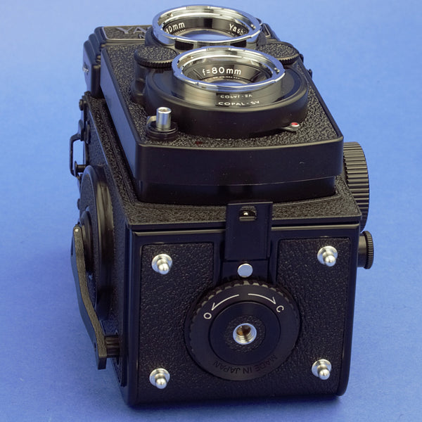 Yashica Mat-124G Medium Format Camera Near Mint Condition