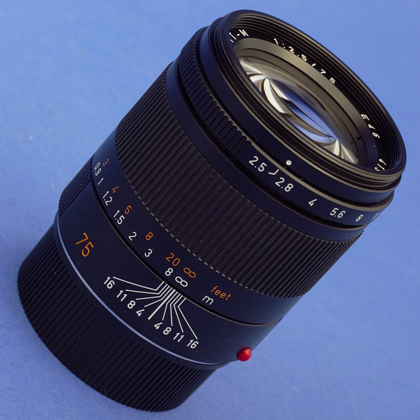 Leica Summarit-M 75mm 2.5 Lens 6-Bit Coded Mint Condition