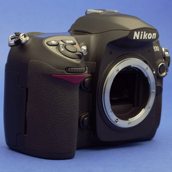 Nikon D200 Digital Camera Body 3900 Actuations Beautiful Condition