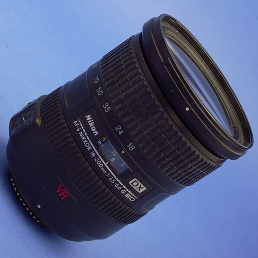 Nikon AF-S Nikkor 18-200mm 3.5-5.6 VR Lens