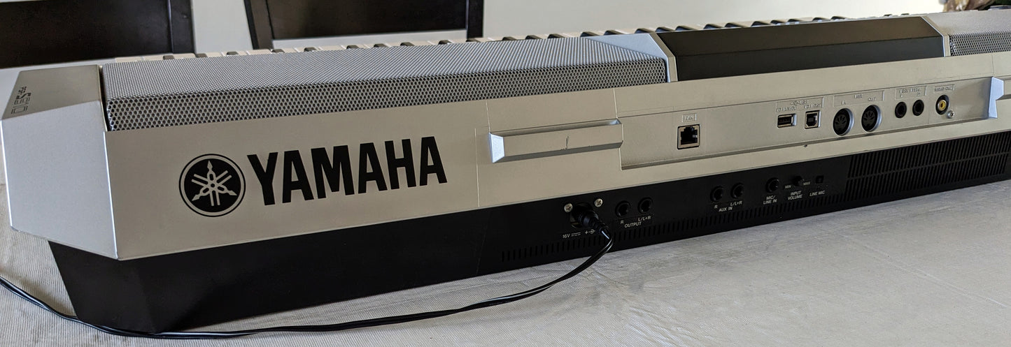 Yamaha PSR-S910 61-Key Arranger Workstation Keyboard Beautiful Condition