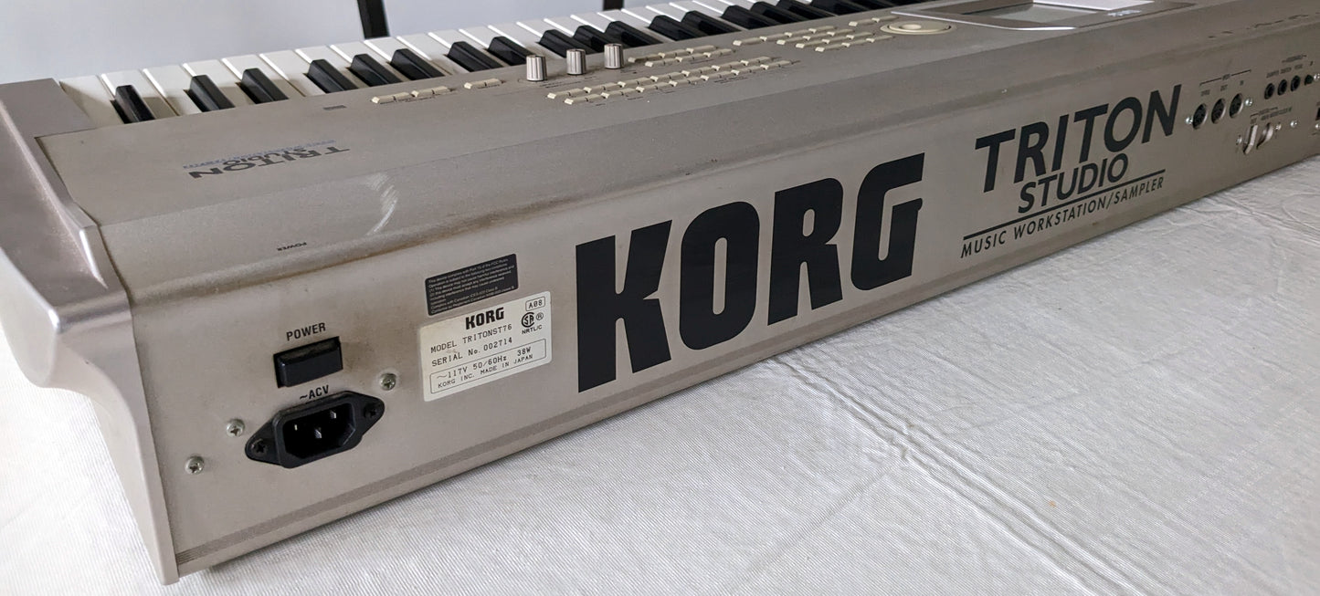 Korg Triton Studio 76-Key Workstation/Sampler Excellent Condition